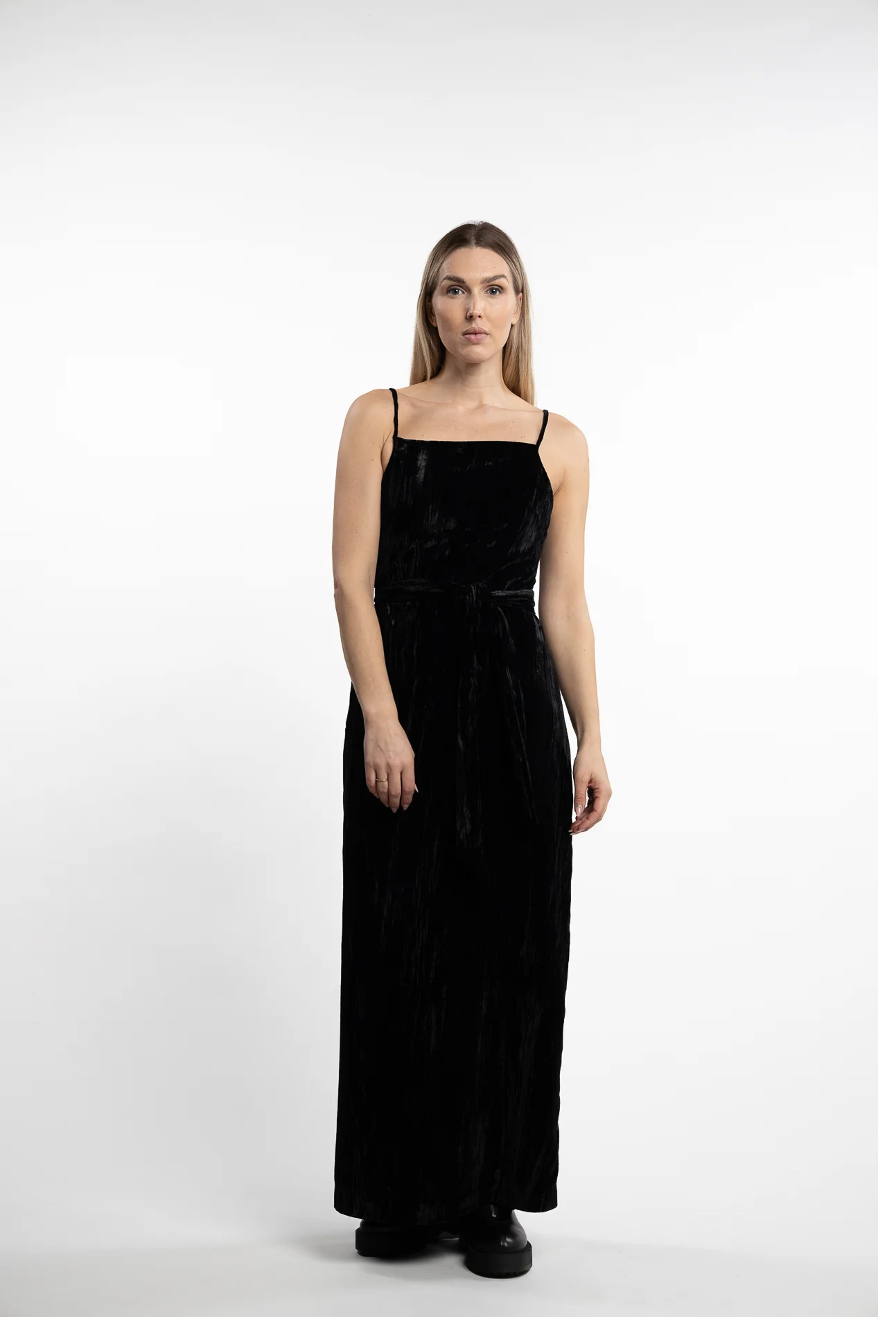 Cygnet Velvet Dress- Black - Image 4