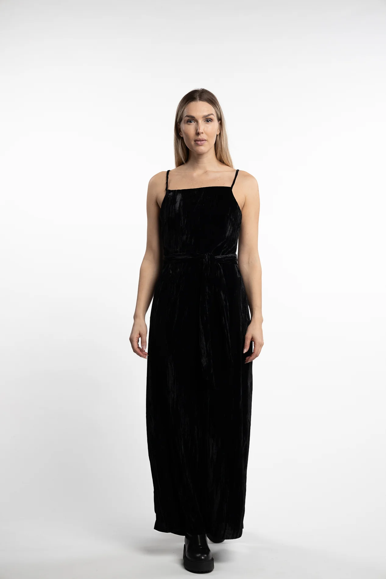 Cygnet Velvet Dress- Black - Image 6