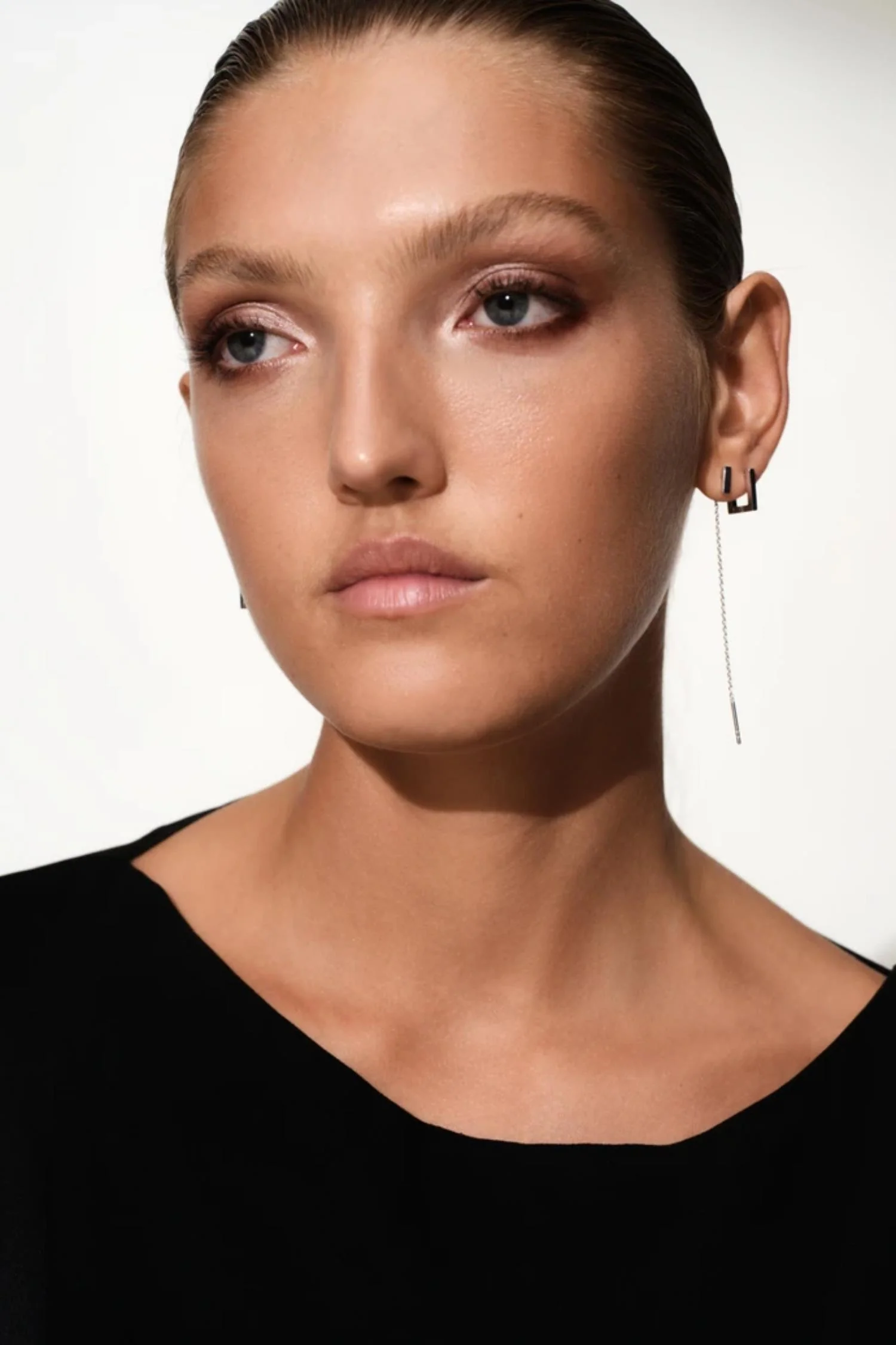 Women's Sleek Ear Chain 64mm- Silver - Image 3