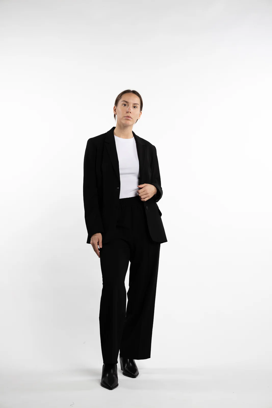 HannahFV- Black - Image 4