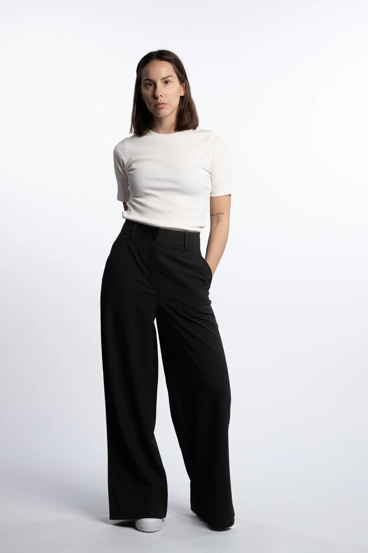LauraFV 285 Regular- Black - Image 3