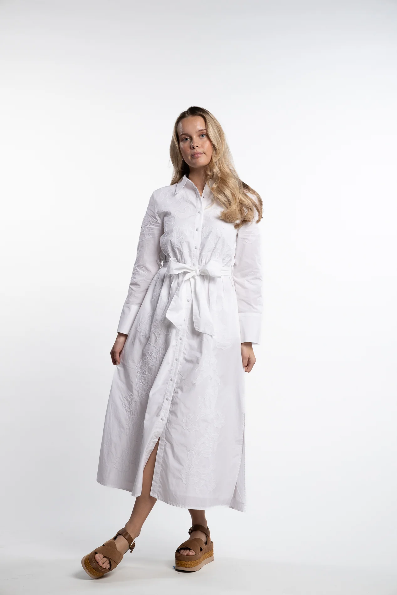 Rubina Embrodery Dress- White - Image 3