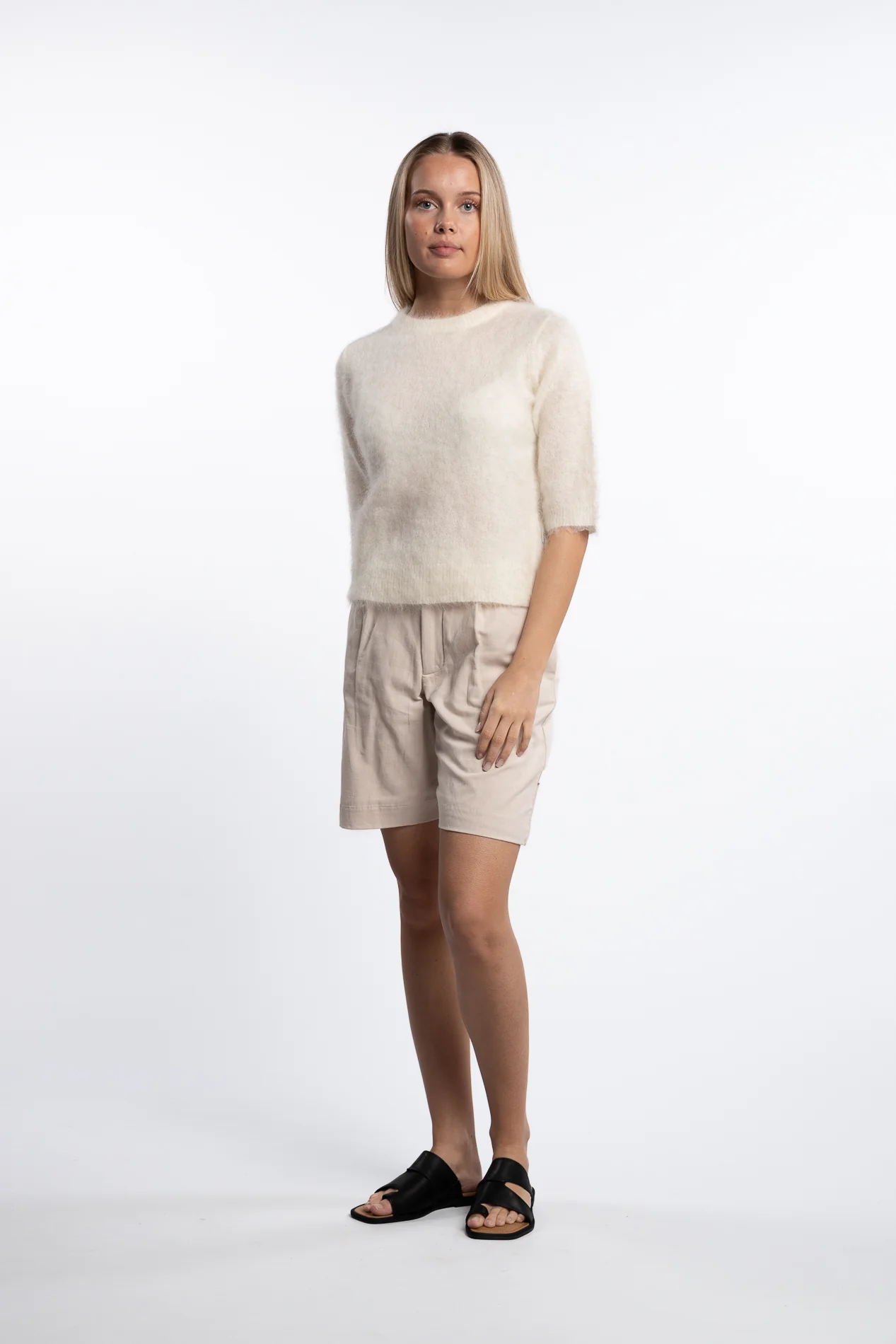 Fie Linen Shorts- Beige - Image 2