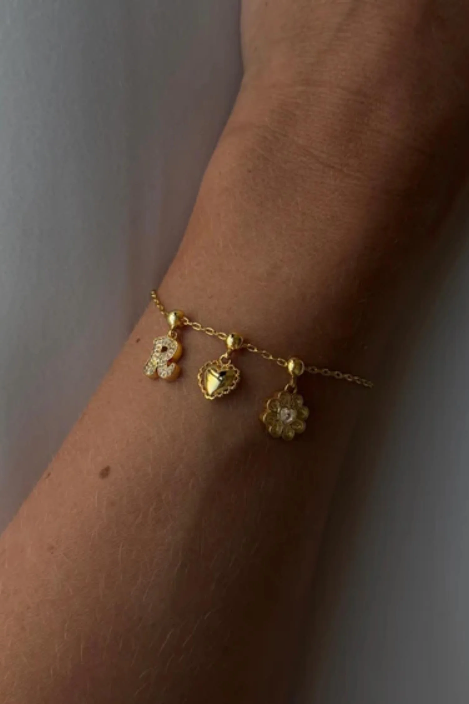 Letter Charm gold - Image 4