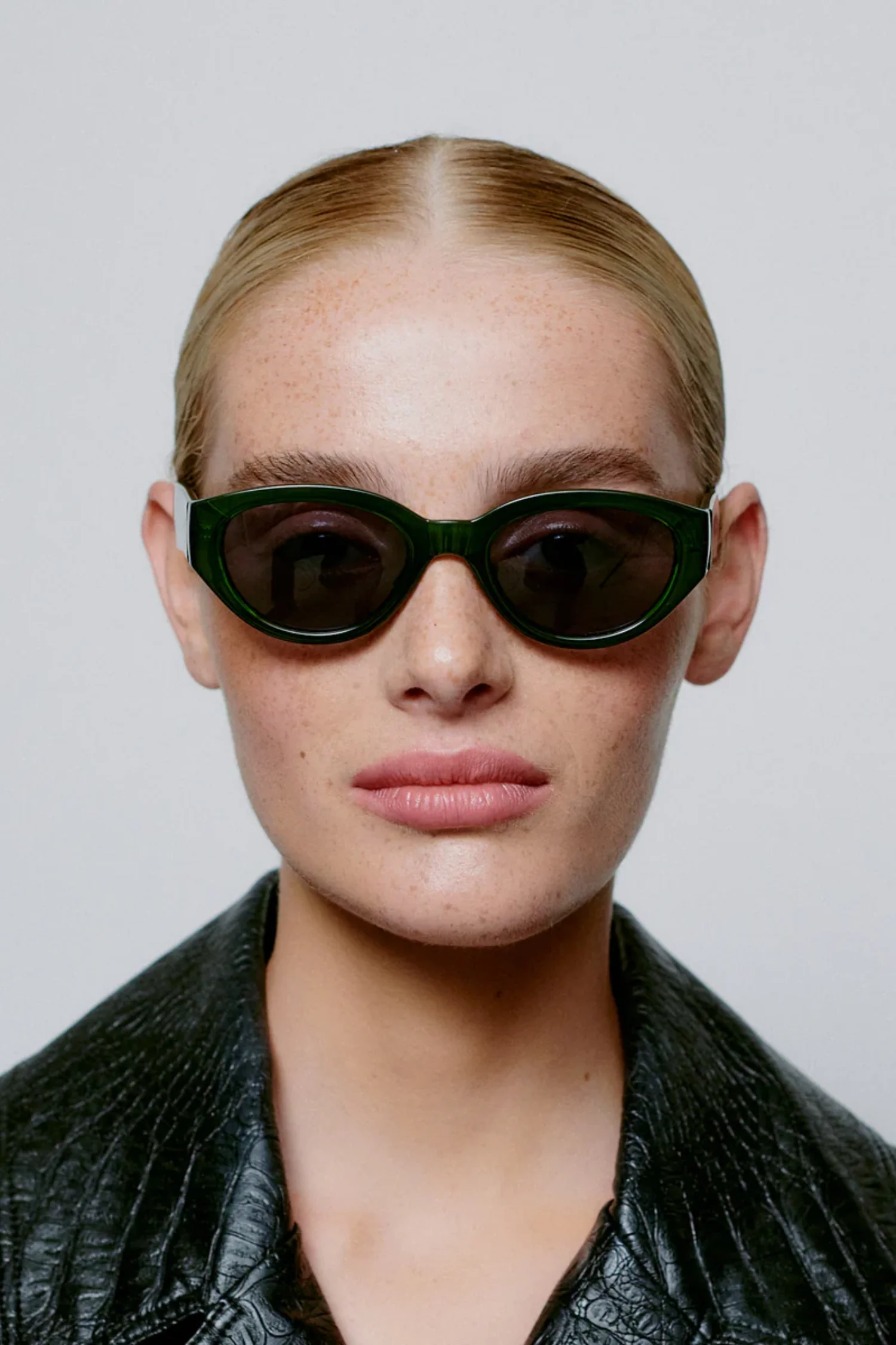 Winnie Dark Green Transparent - Image 3