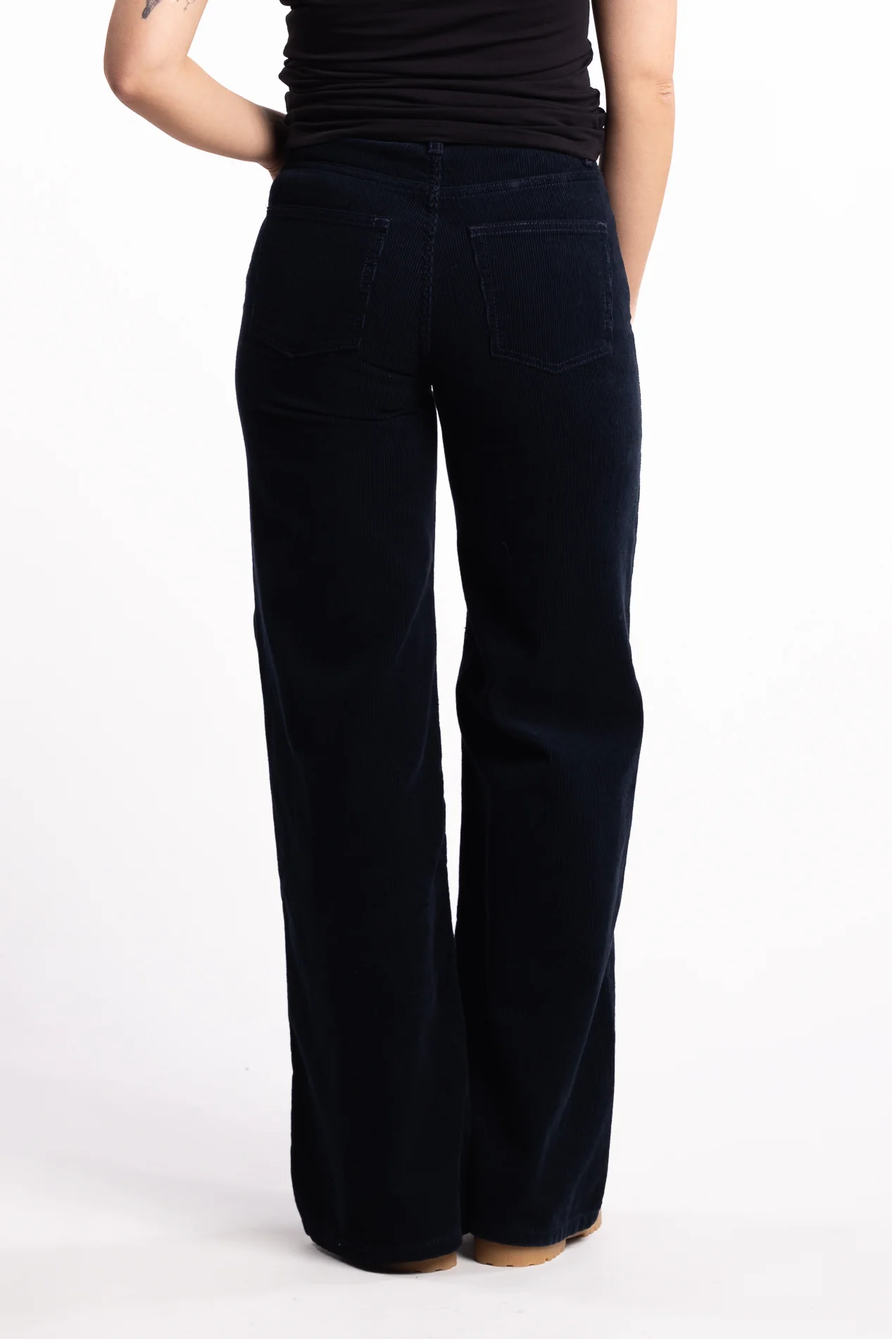 Taylor- black - Image 4