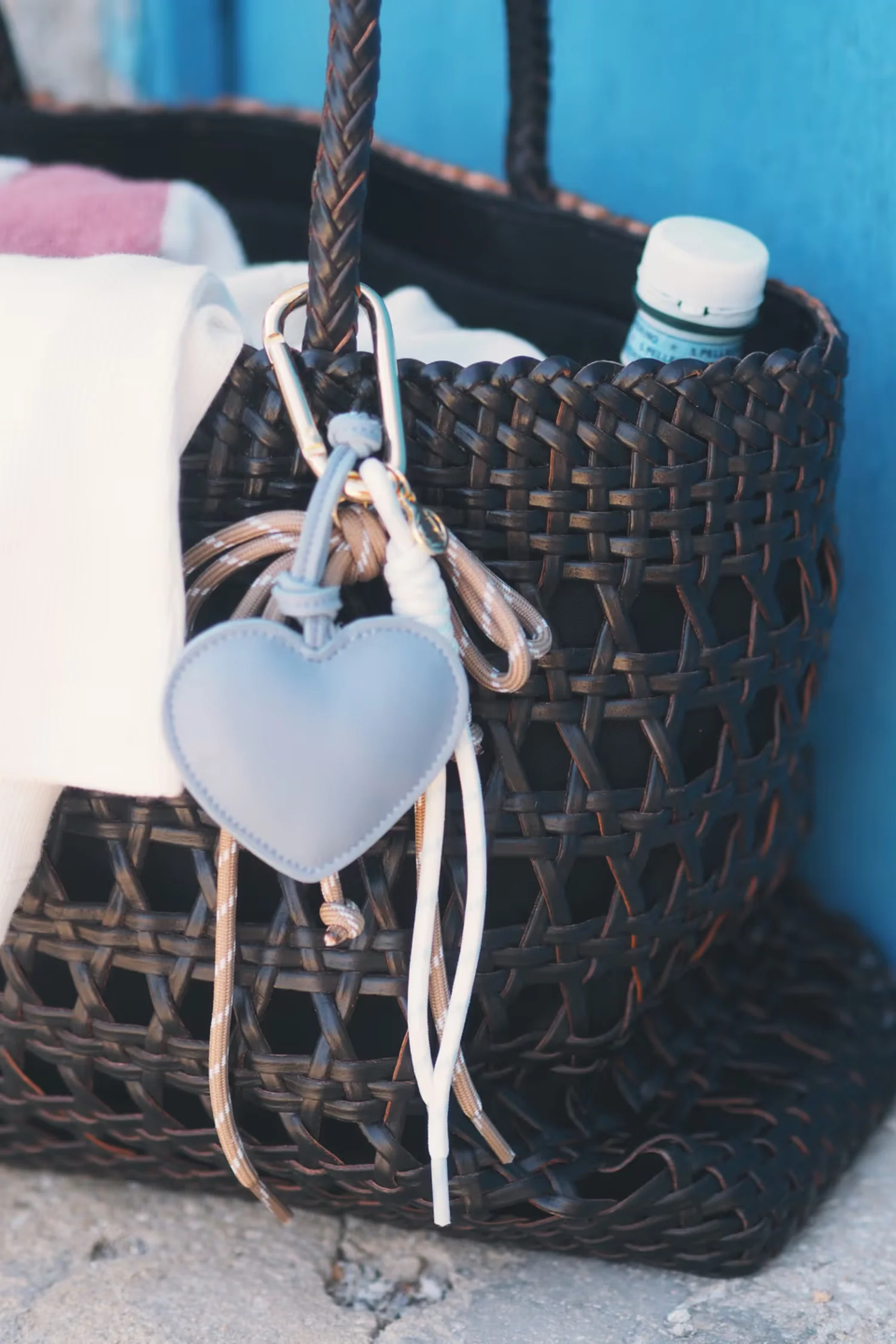 The Blue Charm- Light blue - Image 2