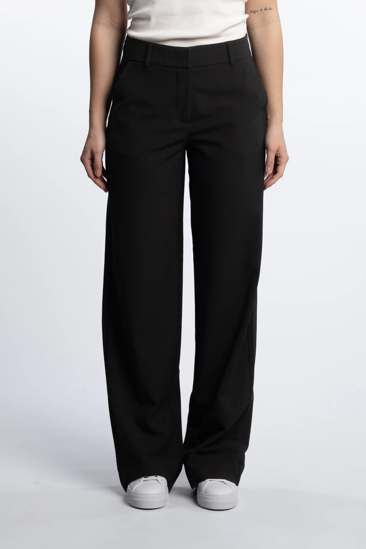 DenaFV Regular - Black - Image 6
