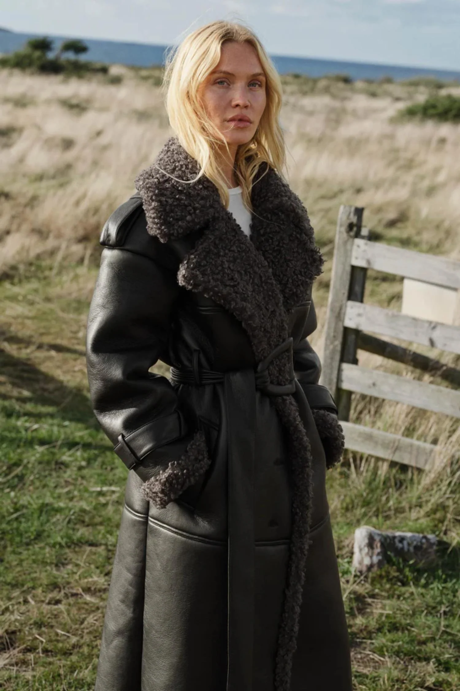 Manchester Coat- Black - Image 8