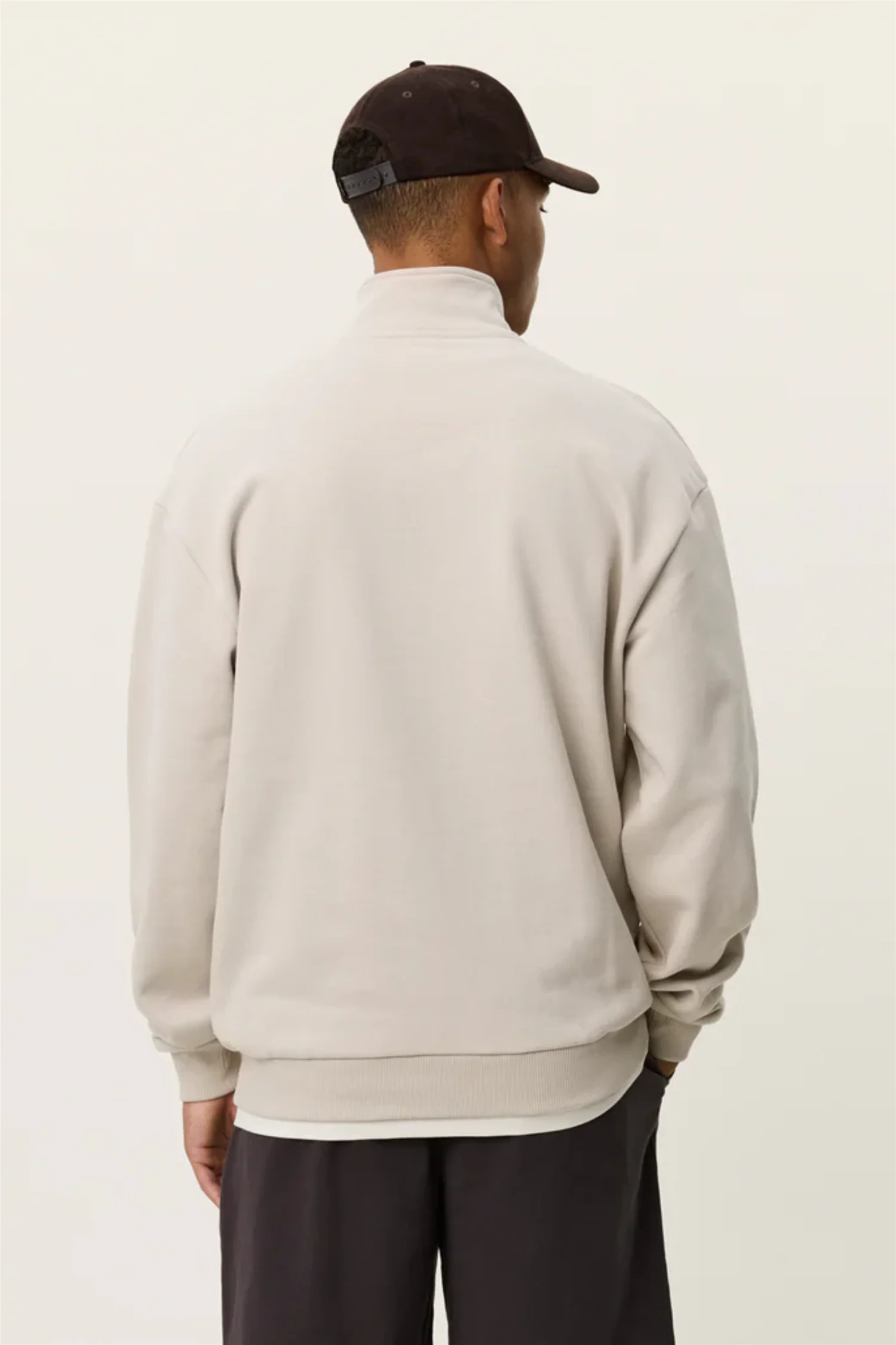 Crew Half-Zip Sweatshirt Light Sand - Image 6