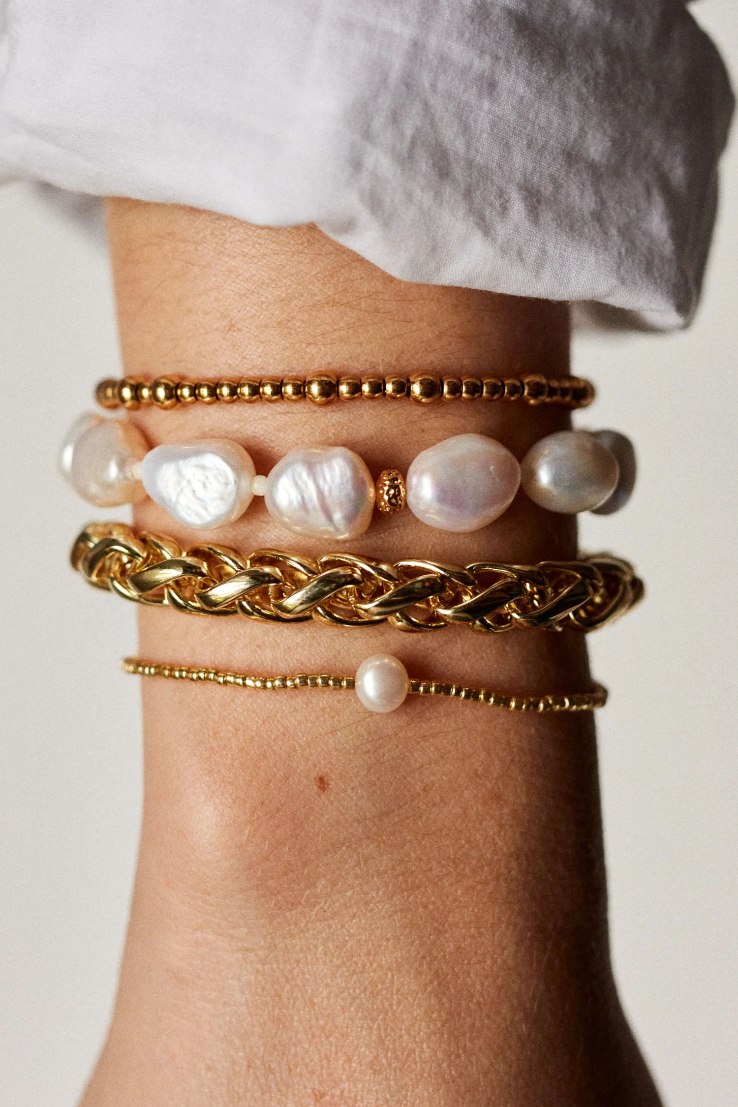 Pearly bracelet - Gold - Image 2