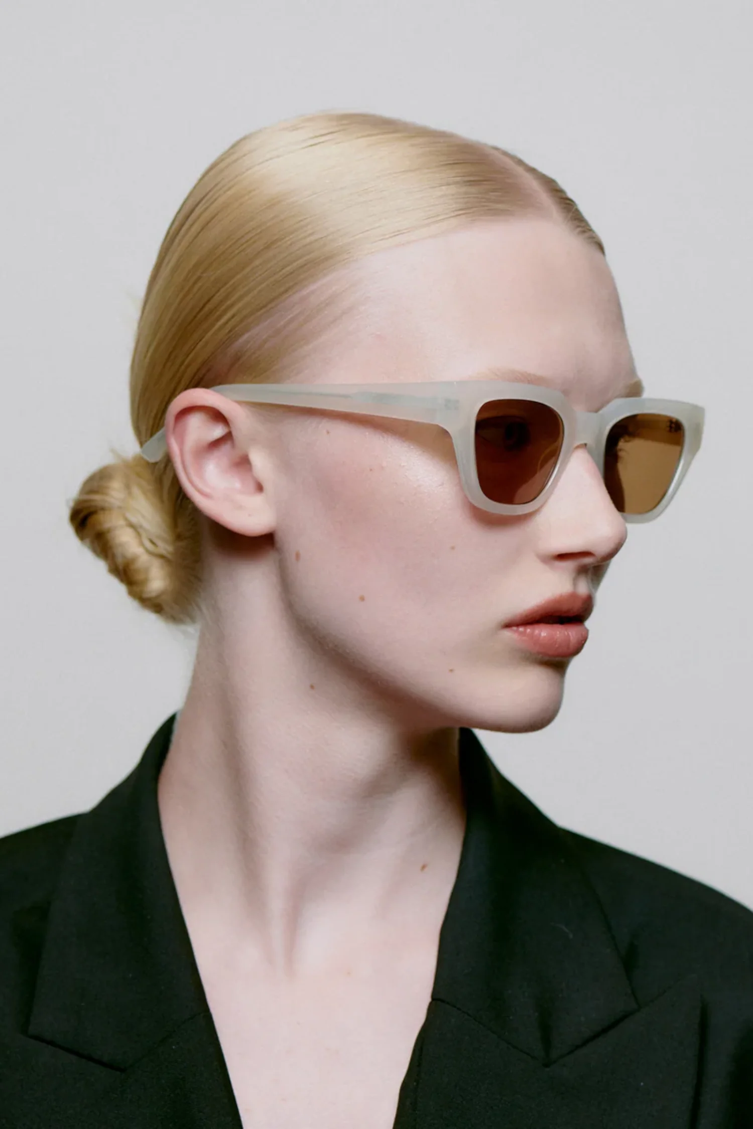 Kaws Cream Bone - Image 4