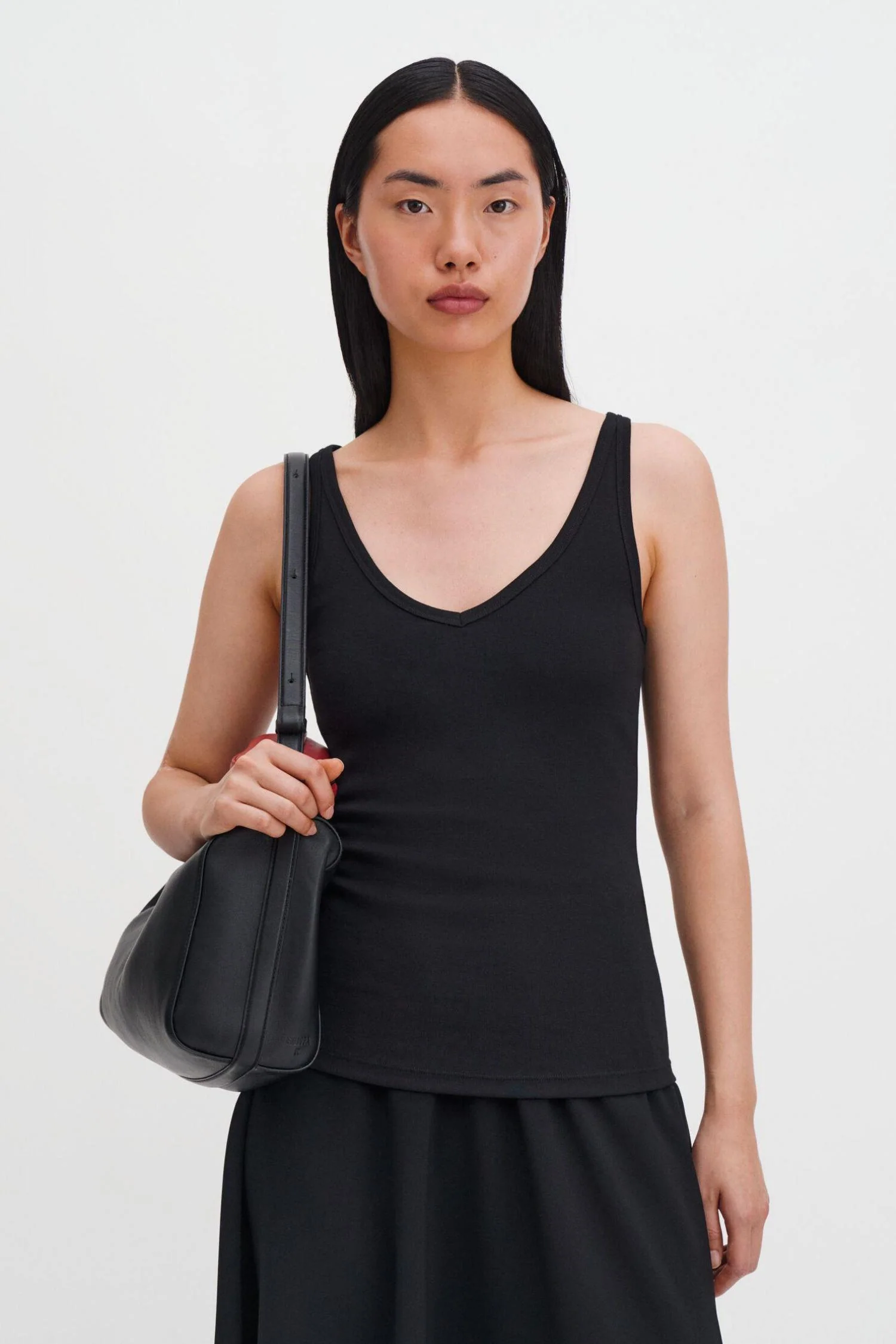 V-Neck Tank Black - Image 4