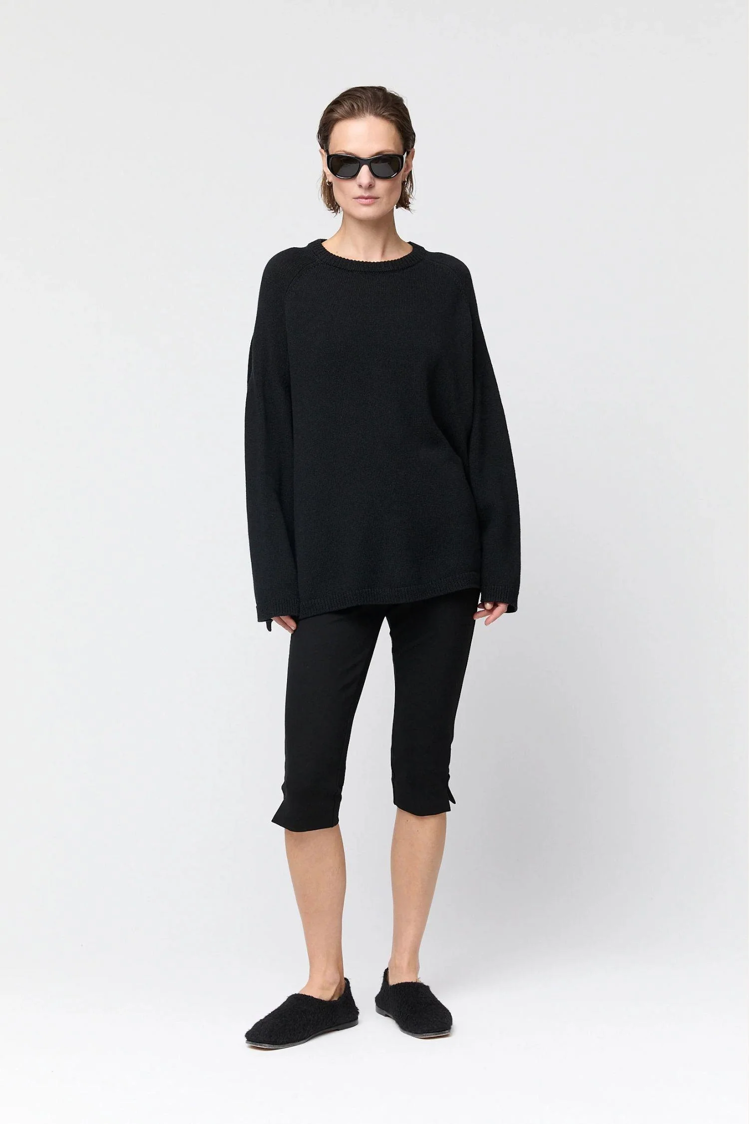 Roma Sweater Pitch Black - Image 2