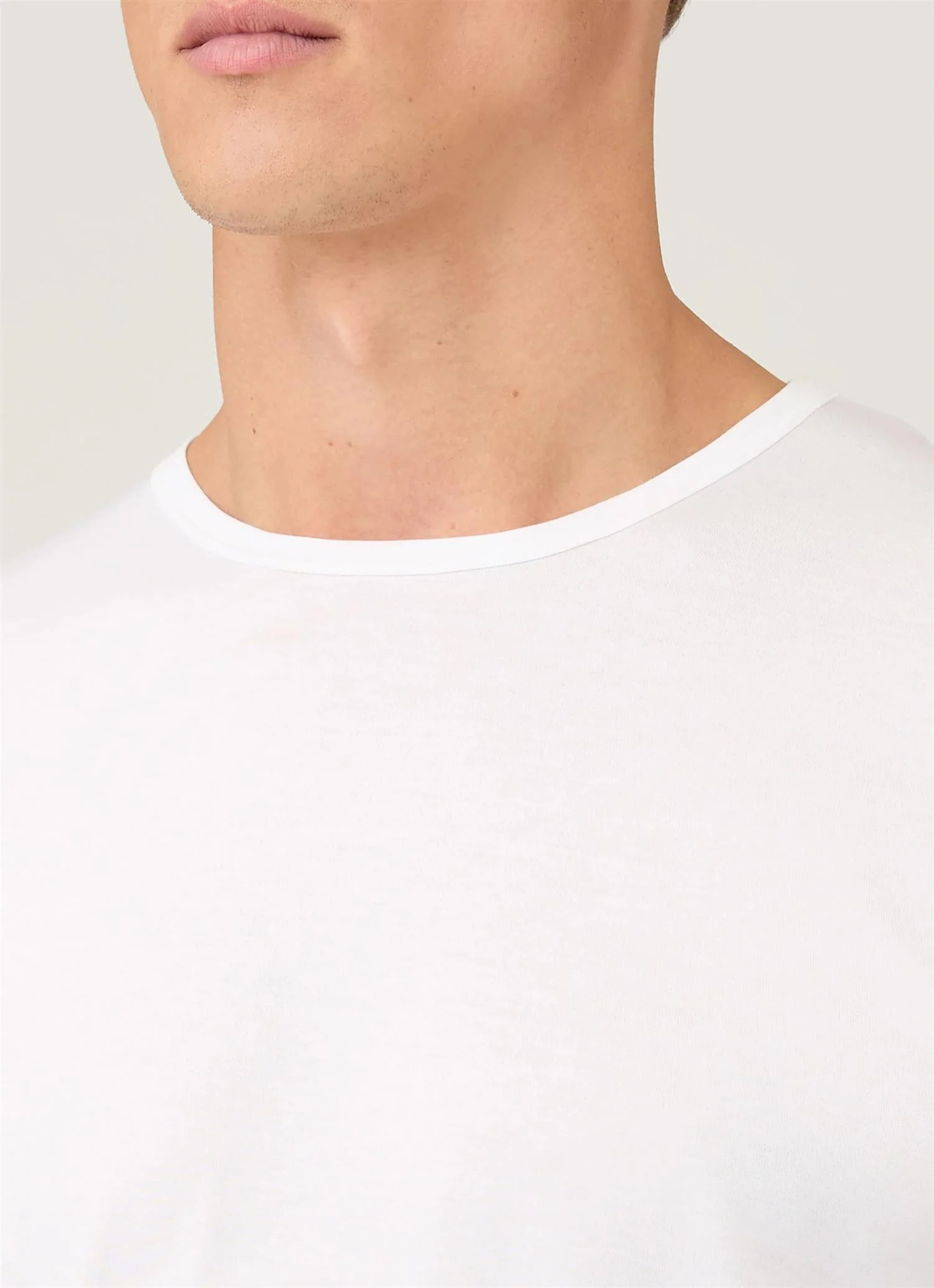 Classic T-Shirt White - Image 6