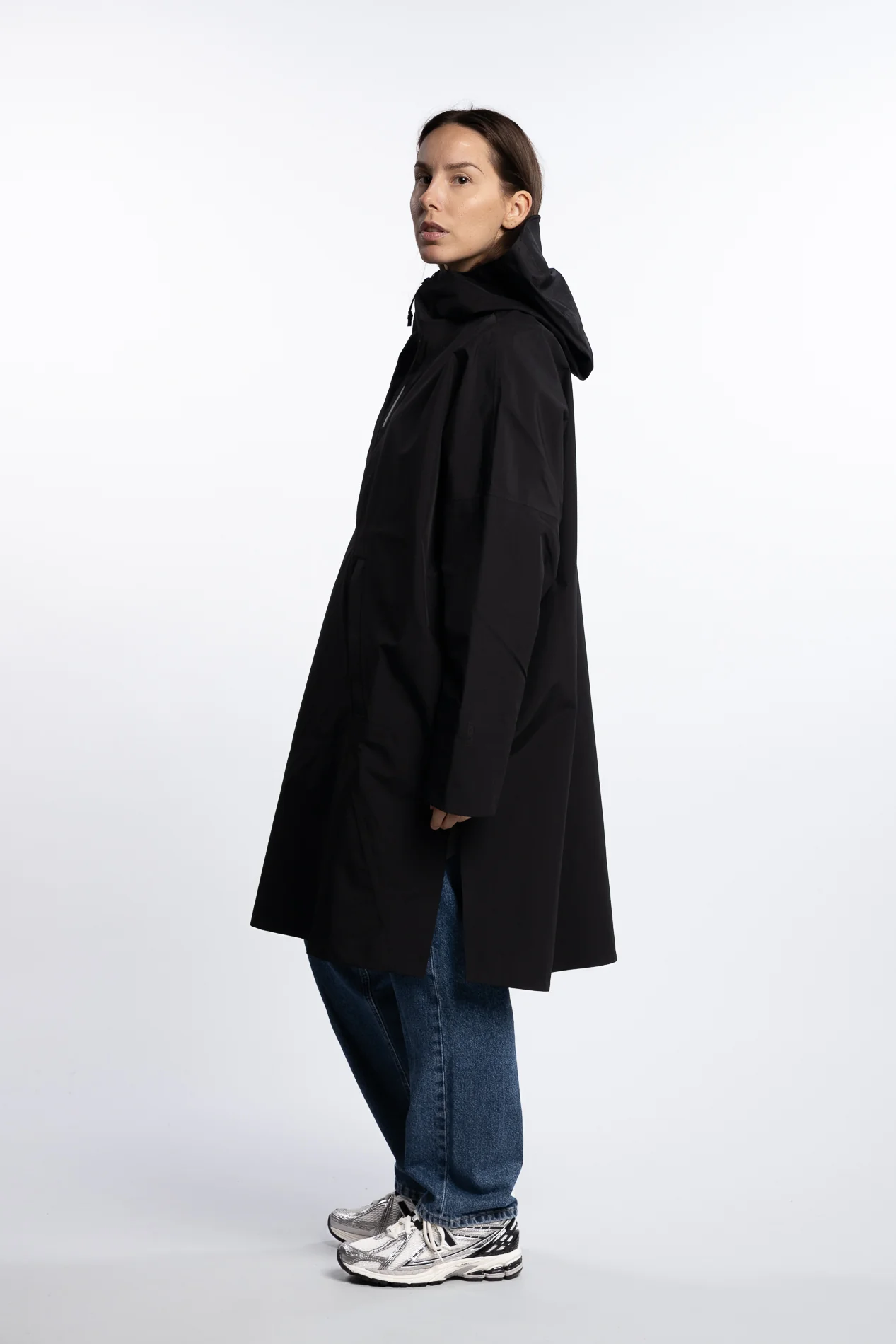 Aalesund Poncho - Black - Image 5