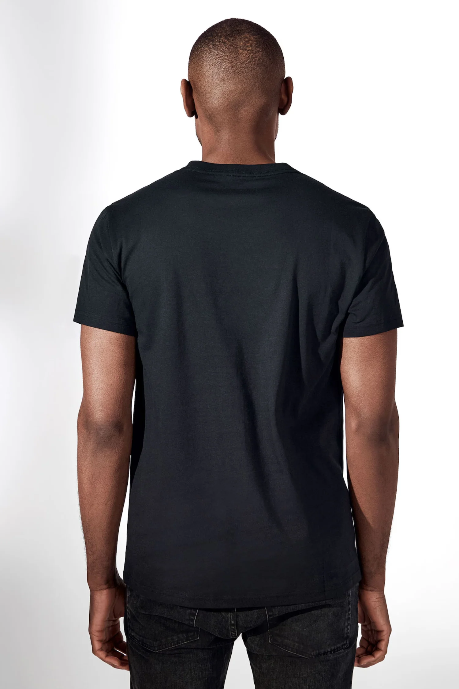 Crew Neck Regular Black - Image 4