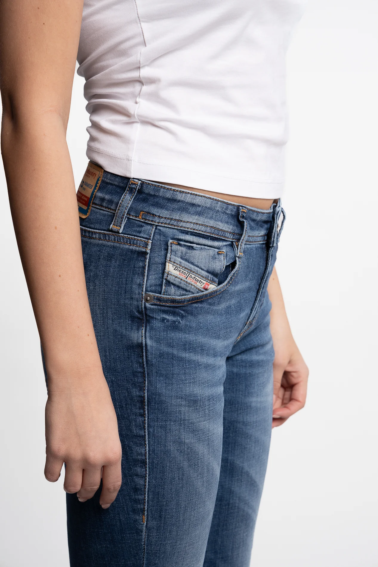Bootcut Jeans 1969 D-Ebbey 09J33- Medium Blue - Image 7