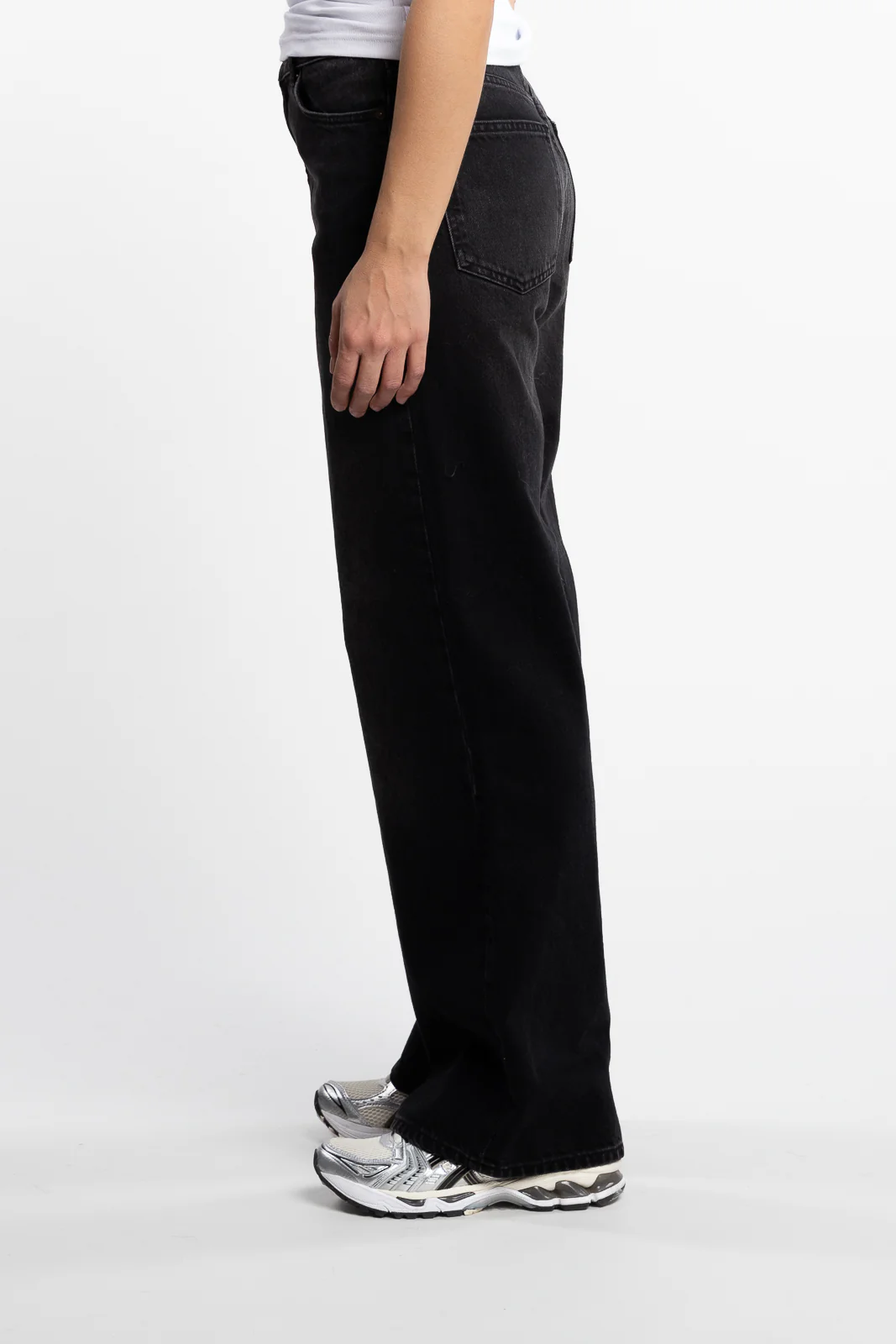 W Wide Jeans- Black Washed - Image 2