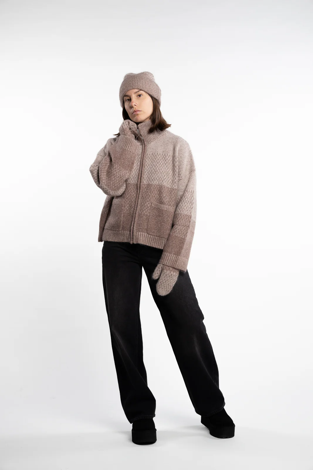 W Wide Jeans- Black Washed - Image 7